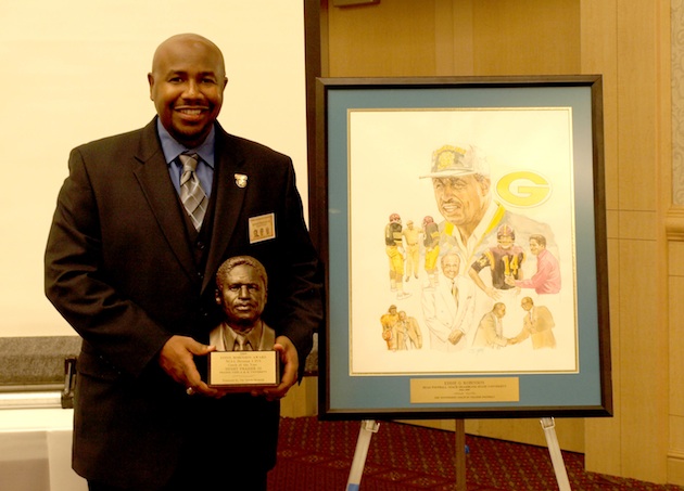 Henry Frazier III Wins Eddie Robinson Award