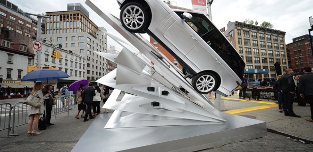Land Rover and Architectural Digest Unveil One-Of-A-Kind Art Installation Inspired by Aluminum Structure of the 2013 Range Rover