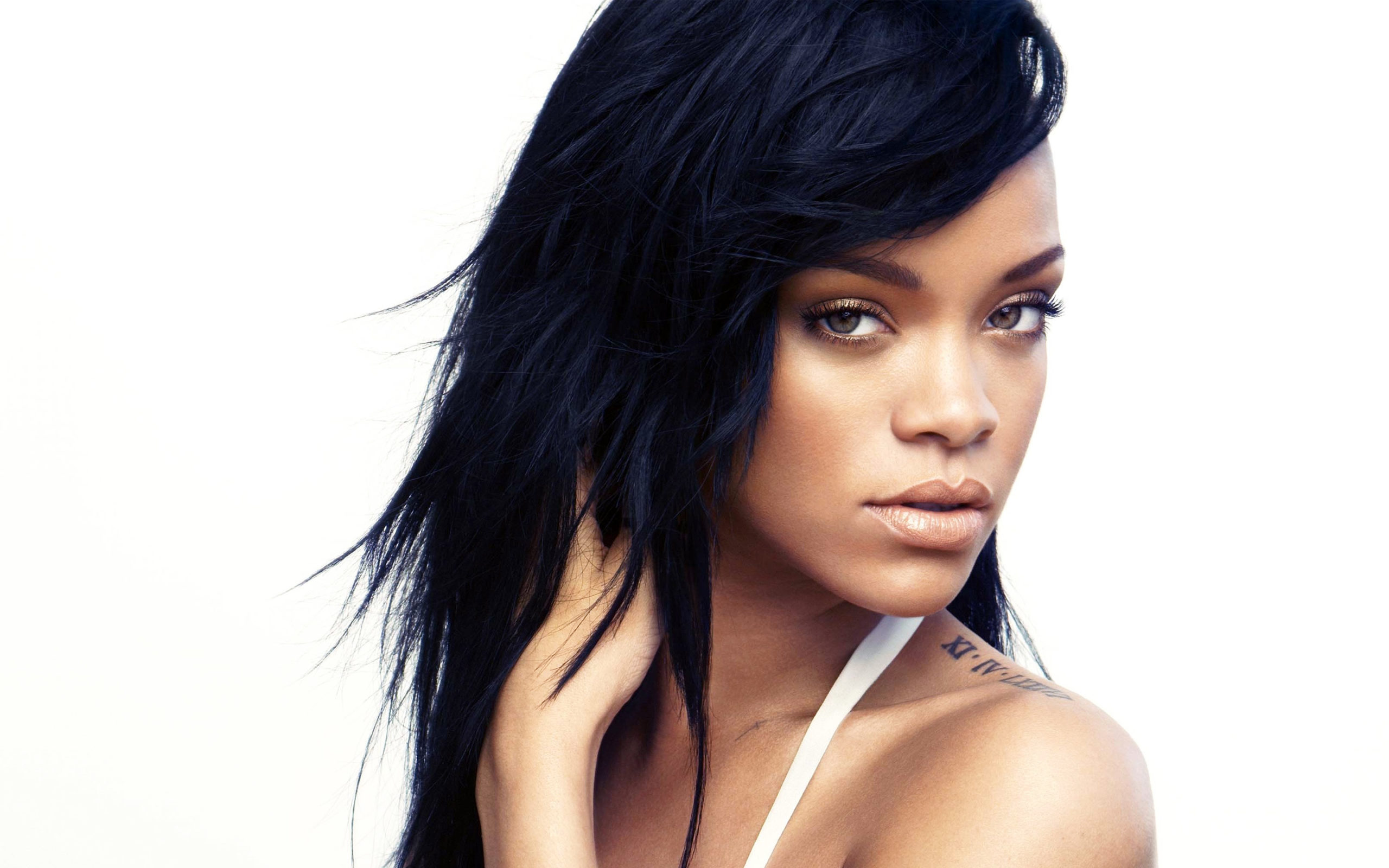 Rihanna Announces Fenty Skin Face Mask